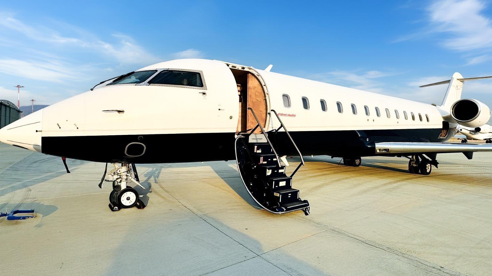 Challenger 850 on tarmac